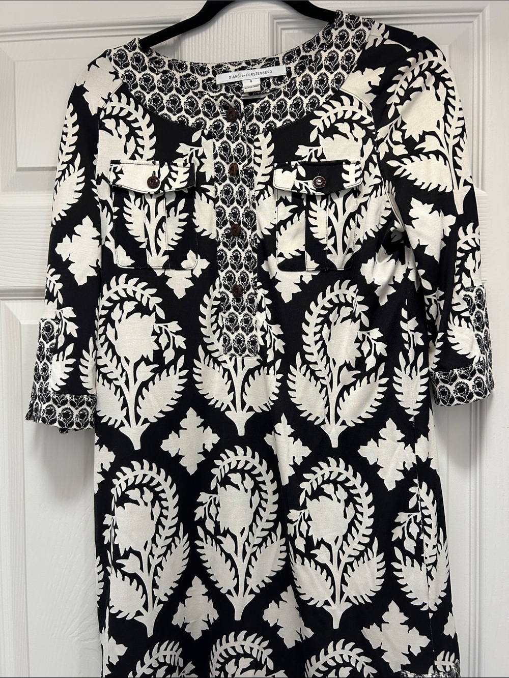 Diane von Furstenberg Sadie Silk Black and White Floral-Leaf Print shift dress